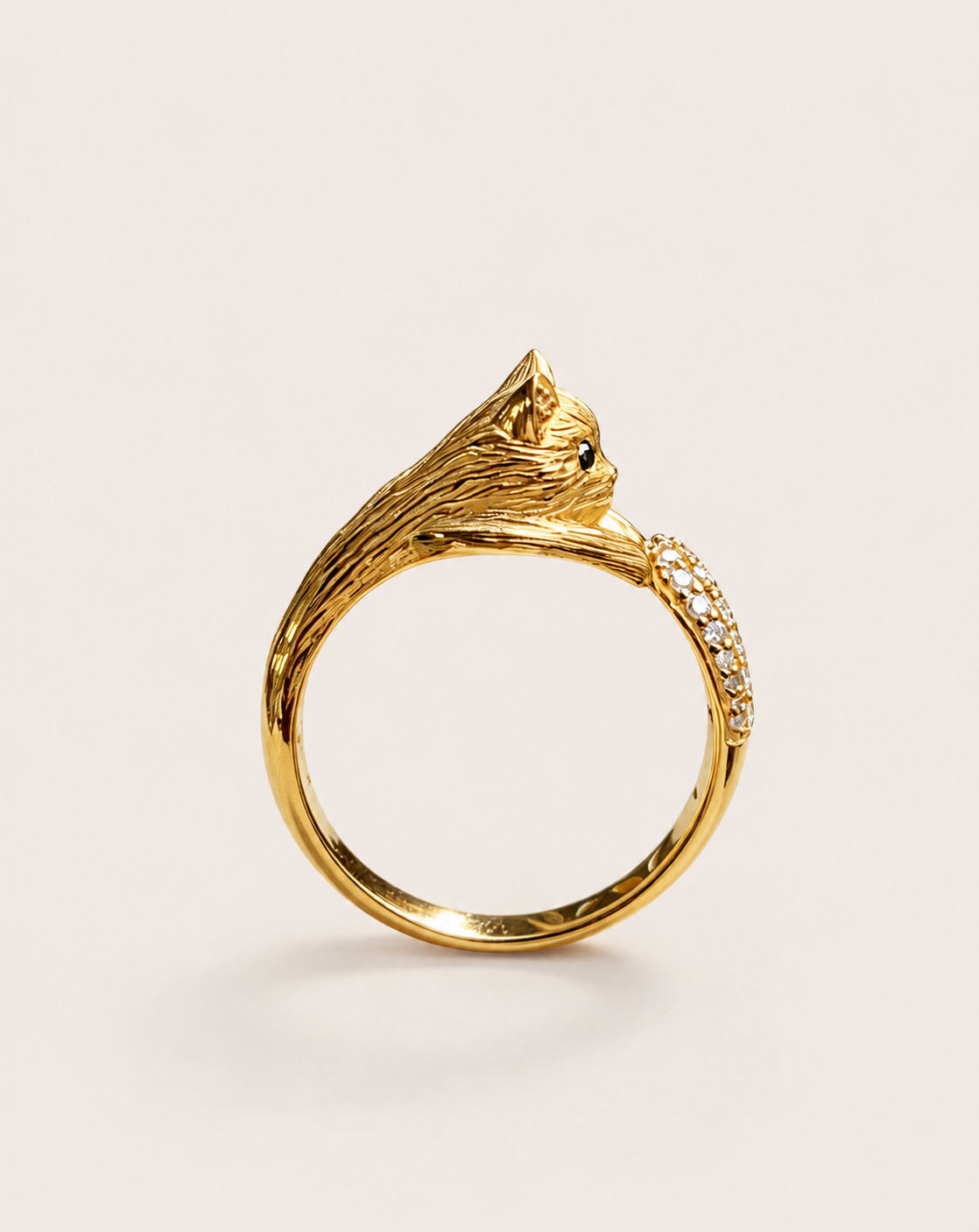Custom 18K Gold Pet Cat Ring with Natural Diamonds | Bespoke Moment
