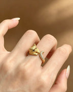 Custom 18K Gold Pet Cat Ring with Natural Diamonds | Bespoke Moment