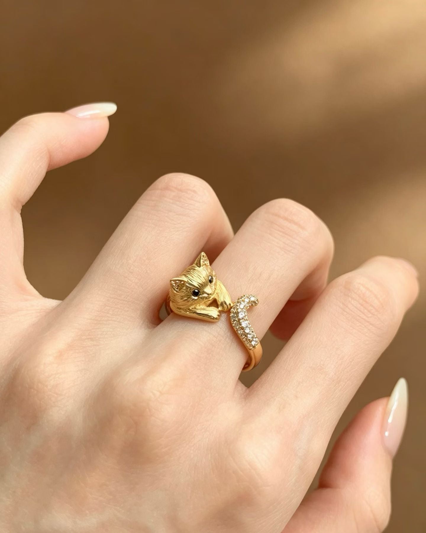 Custom 18K Gold Pet Cat Ring with Natural Diamonds | Bespoke Moment